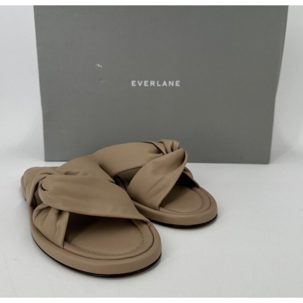 Everlane The Day Twist Sandals in Warm Khaki/Beige size 6 Flat Slip-on Leather